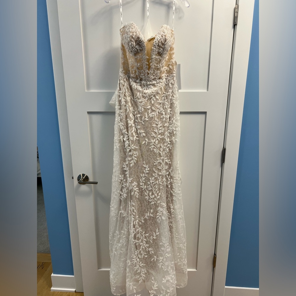 Cream Plunge Neck Long Strapless Wedding Gown